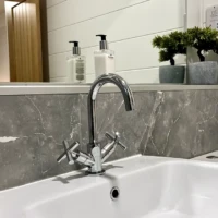 Dovecote Bathroom 3